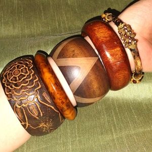 5 wooden set of bracelets